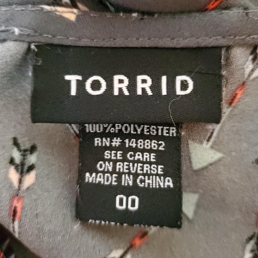 232 Torrid Abbey Arrow Georgette Button Back Grey… - image 3